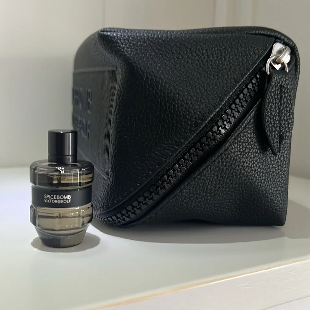 SPICEBOMB WITH TOILETRY BAG VIKTOR & ROLF-NEW